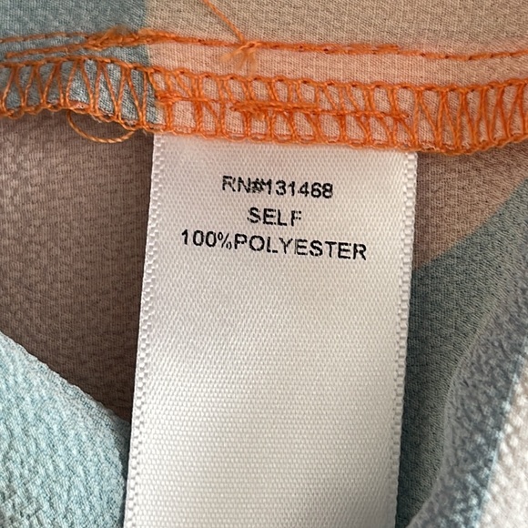 Vici Multi Color Shapes Top NWT Size XS - Picture 7 of 7